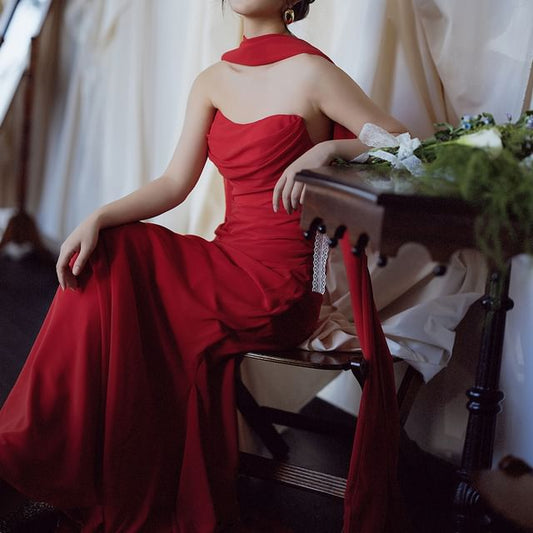 Neckline Strapless Gown Sheath Ruched Evening Plain