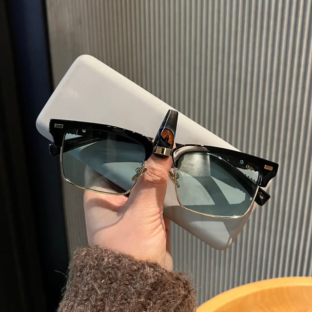 Vintage Frame Metal Sunglasses