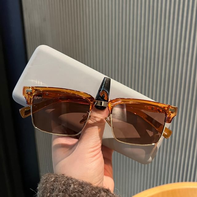 Vintage Frame Metal Sunglasses