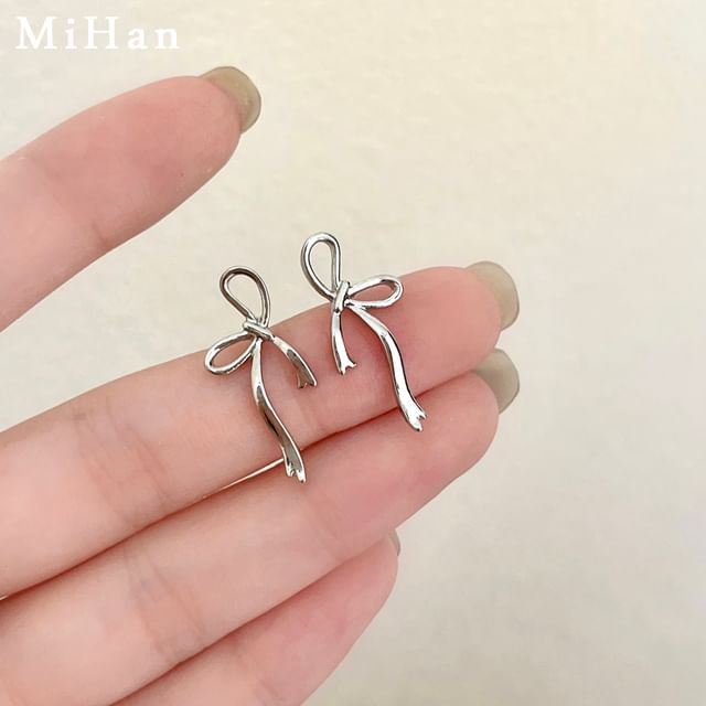 Earring Sterling Ribbon Silver Stud
