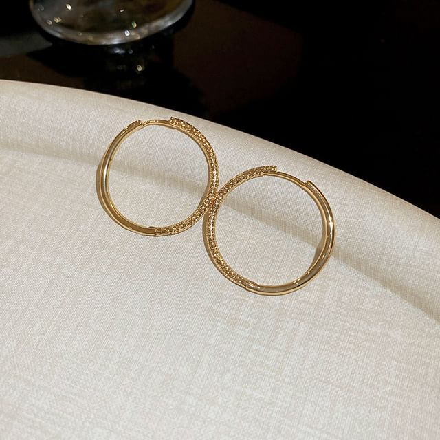 Earring Textured Hoop