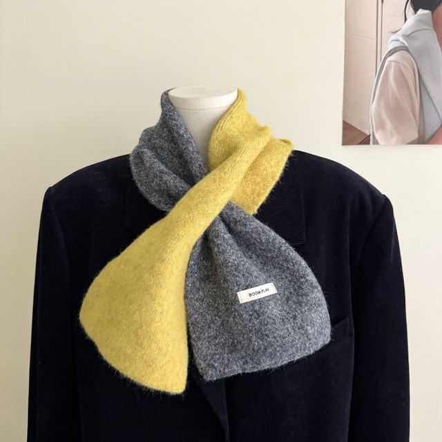 Two-Tone Scarf Knit
