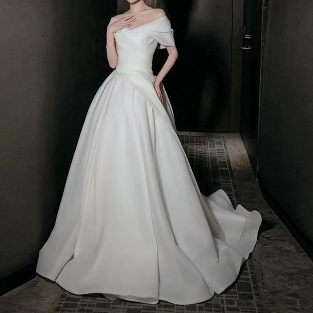 Off-Shoulder Gown Sleeveless Plain Ball Wedding