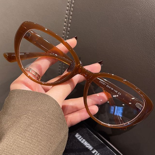 Light Eye Blue Glasses Blocking Cat