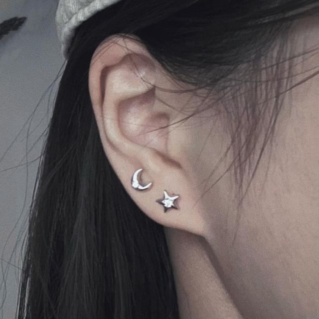 S999 Earring Silver Moon Star Asymmetrical Rhinestone Stud