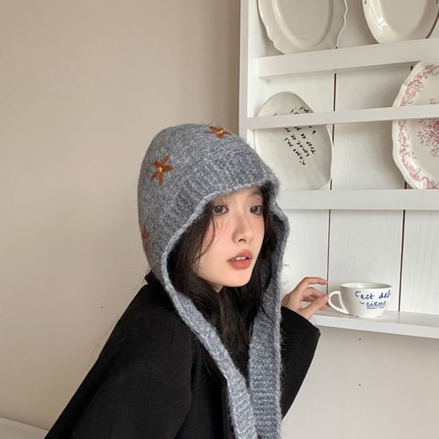 Knit Hat Bonnet Embroidered Floral