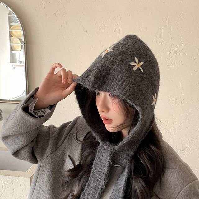 Knit Hat Bonnet Embroidered Floral