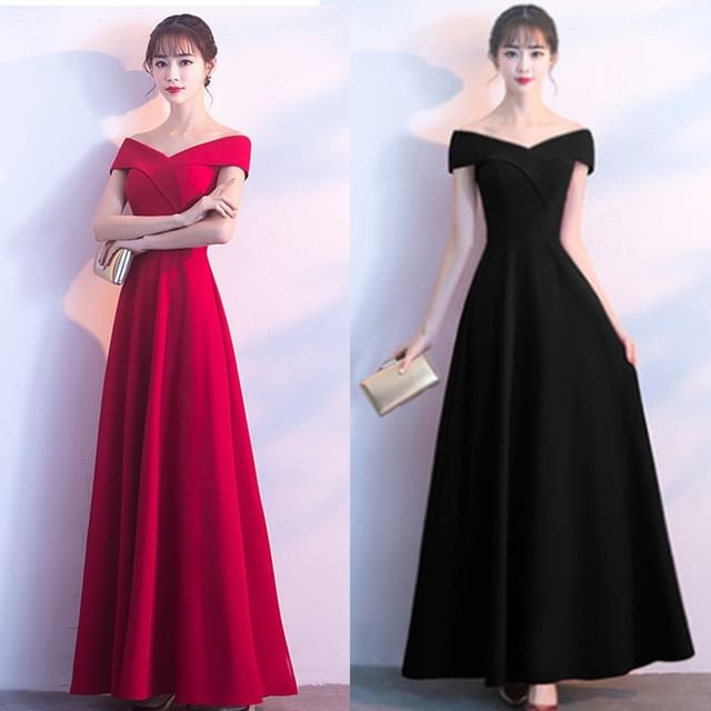 A-Line Sleeve Plain Gown V-Neck Shoulder Off Short Evening
