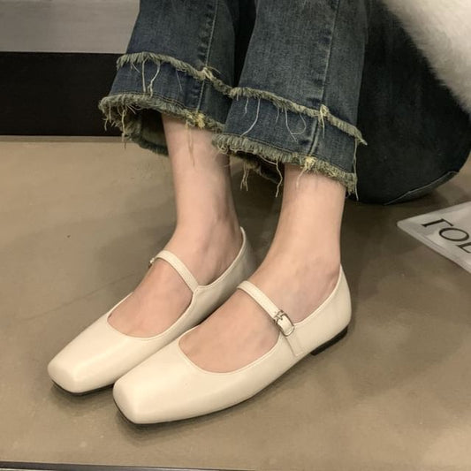 Mary Toe Jane Square Flats
