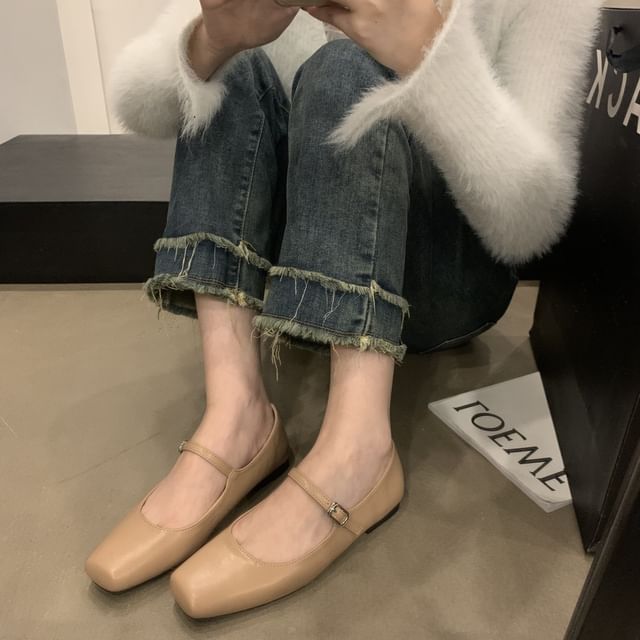 Mary Toe Jane Square Flats
