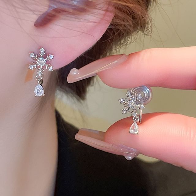 Drop CZ Earring Snowflake