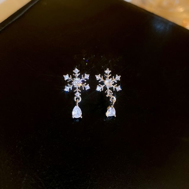 Drop CZ Earring Snowflake