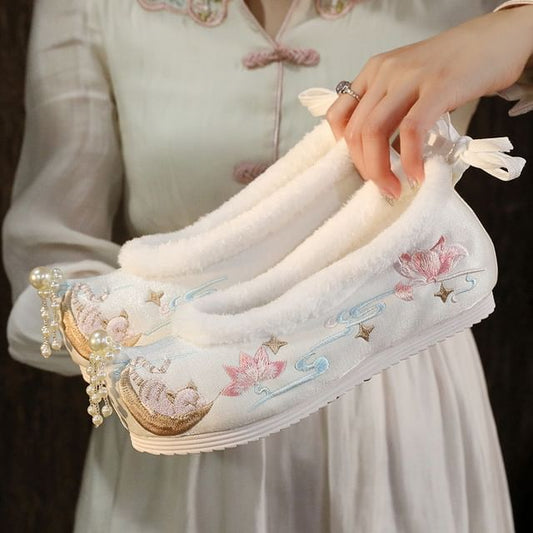 Flats Embroidered Fleece Trim