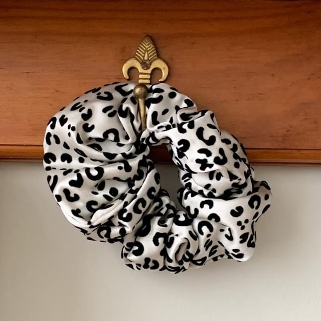 Hair Print Leopard Scrunchie
