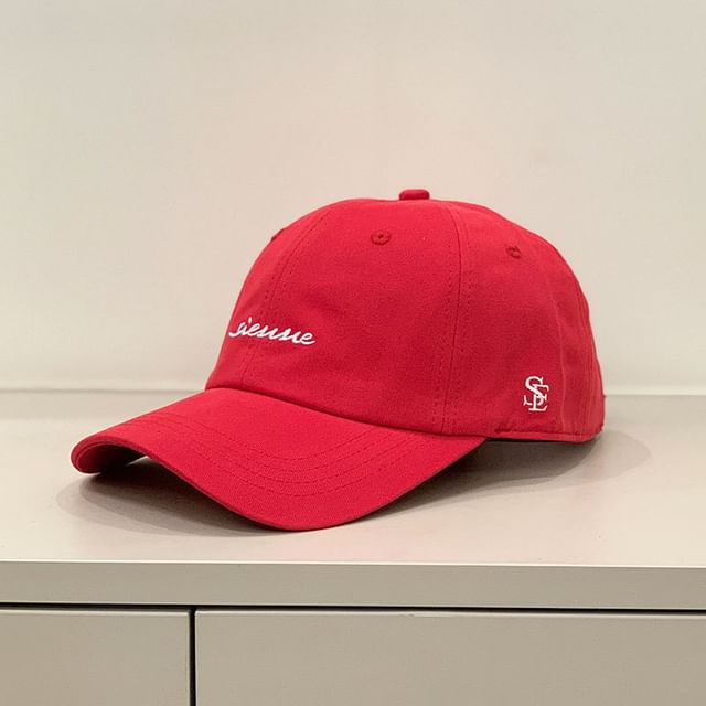 Cap Embroidered Letter