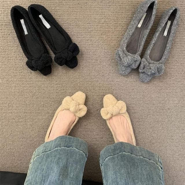 Bow Toe Flats Square