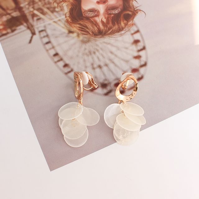 / Earring Drop On Disc Clip Shell