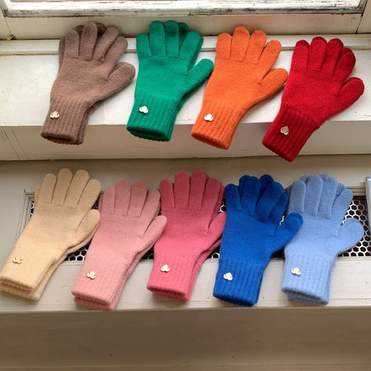 Heart Knit Buttoned Gloves