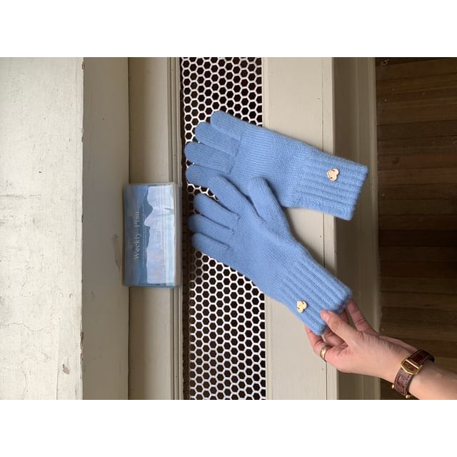 Heart Knit Buttoned Gloves