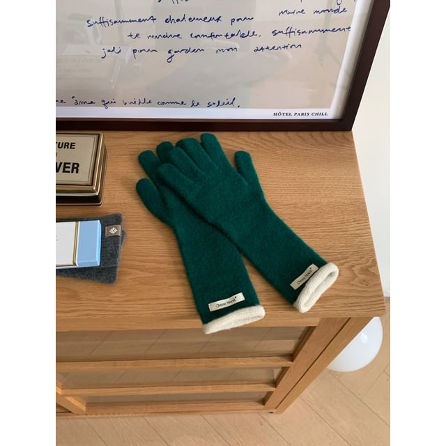 Knit Gloves Trim Contrast Applique