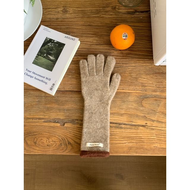 Knit Gloves Trim Contrast Applique