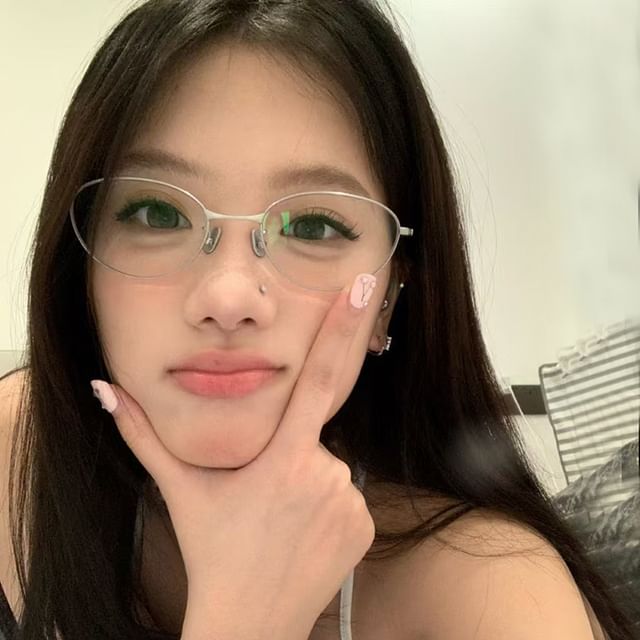 Thin Frame Oval Eyeglasses