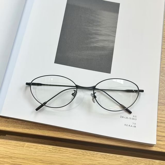 Thin Frame Oval Eyeglasses