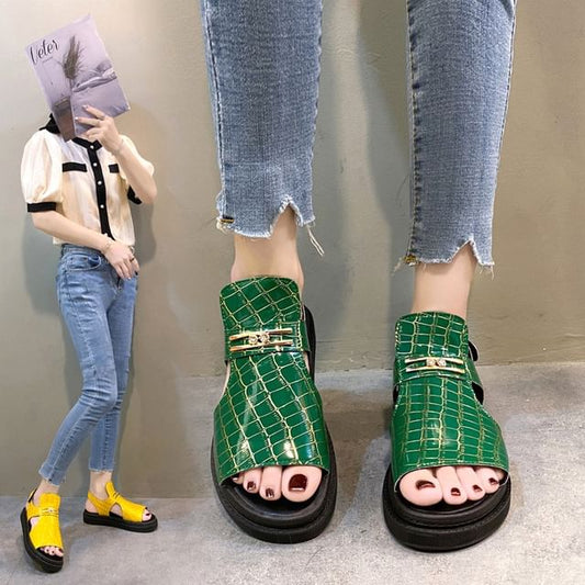 Sandals Croc Buckled Grain