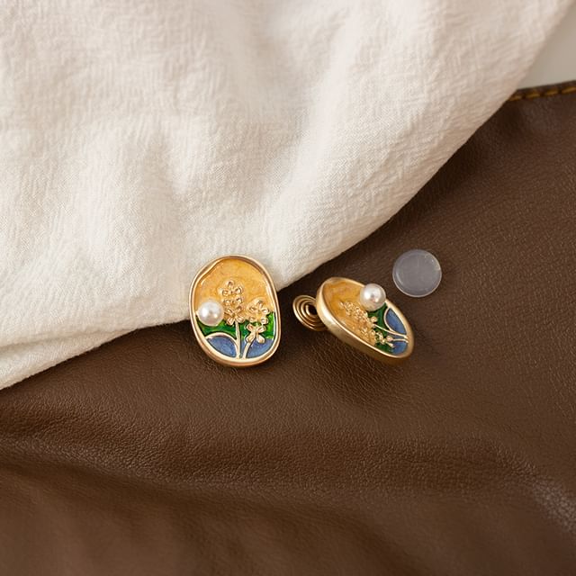 Clip Earring On Pearl Stud / Enamel Faux