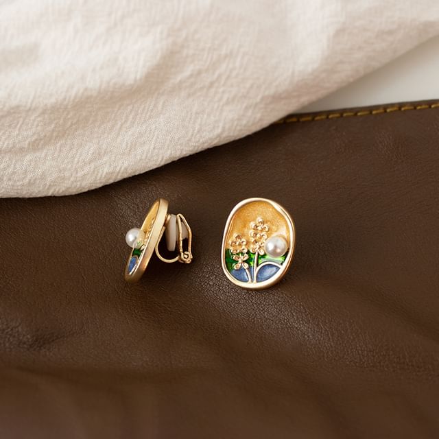 Clip Earring On Pearl Stud / Enamel Faux