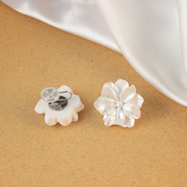 Clip / Flower On Earring Stud