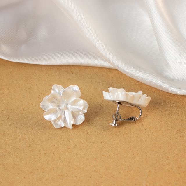 Clip / Flower On Earring Stud