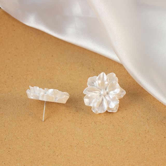 Clip / Flower On Earring Stud