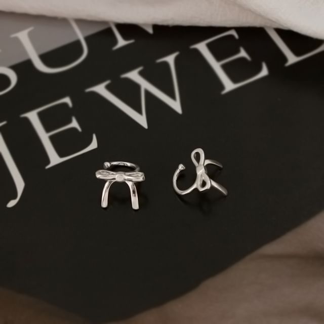 Bow Clip Earring On / Stud