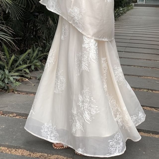 Embroidered Shorts V-Neck A-Line Blouse / Maxi Rise Set Plain Camisole High Top Flower Skirt Puff-Sleeve