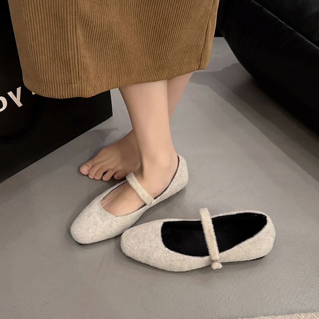 Toe Mary Jane Square Flats
