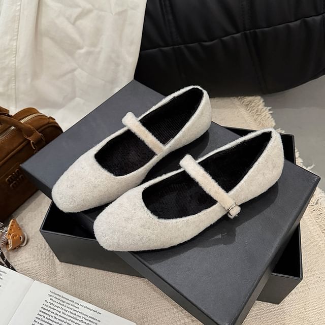 Toe Mary Jane Square Flats