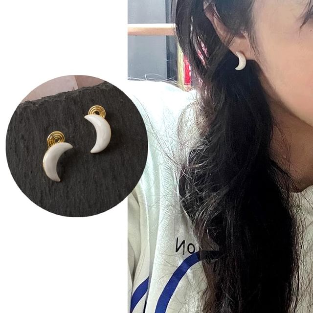 Stud Earring Moon Clip-On Ear /