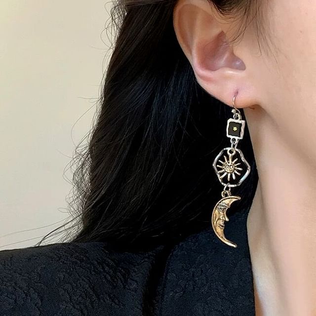 Clip-On / Sun Moon Asymmetrical Drop Earring