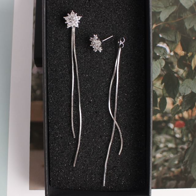 Dangle Rhinestone Clip-On / Star Fringed Earring