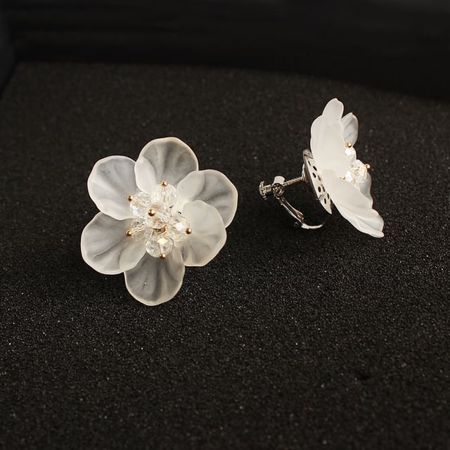 Clip-On Flower Earring Ear / Stud