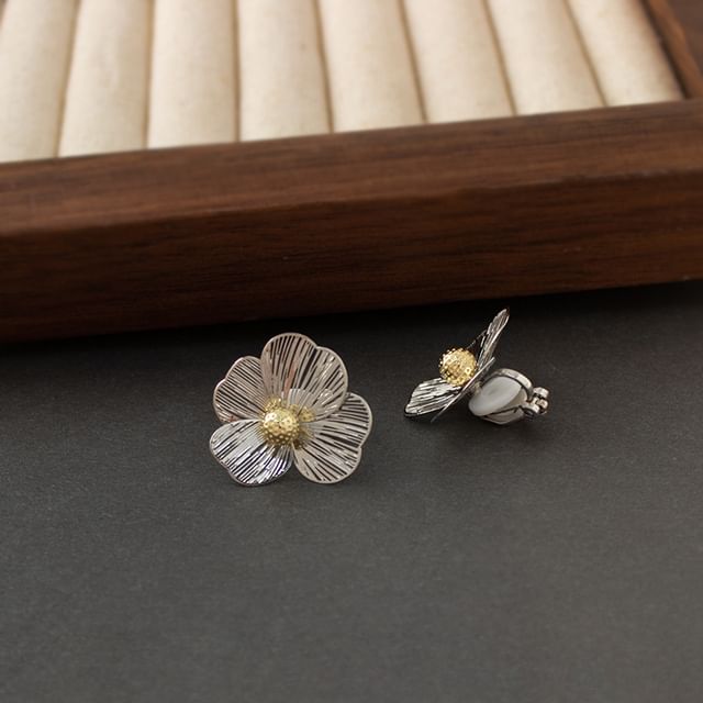 Flower Earring Clip-On Ear / Stud