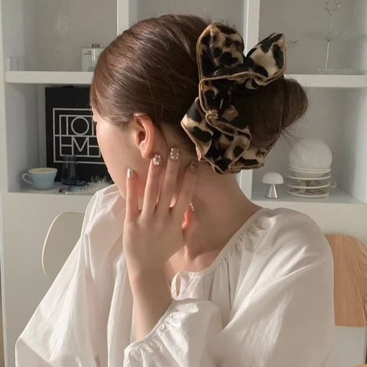 Leopard Scrunchie Print