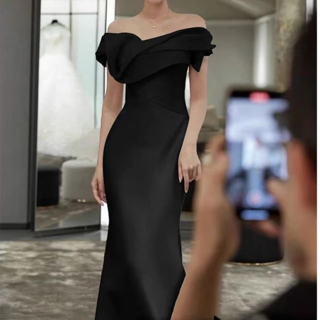 Sheath Plain Gown Evening Off Shoulder