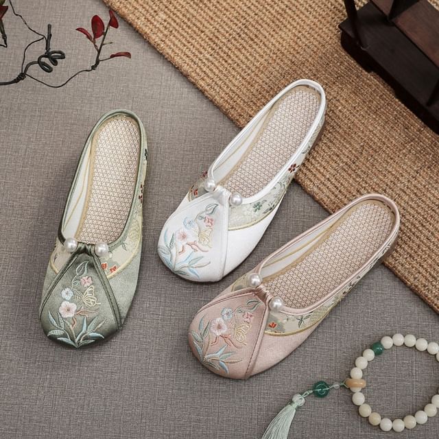 Floral Pearl Mules Embroidered Faux