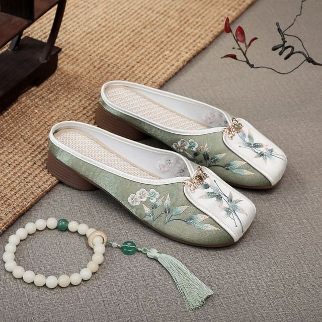 Mules Panel Embroidered Floral