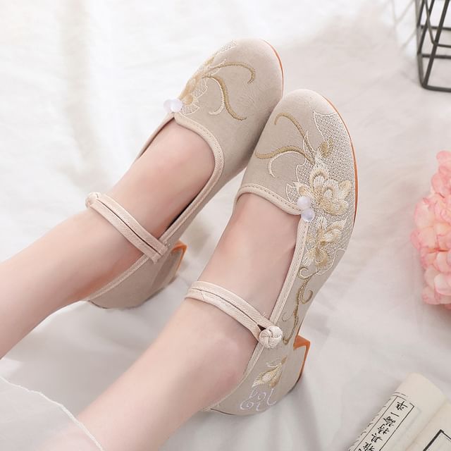 Embroidered Shoes Heel Block