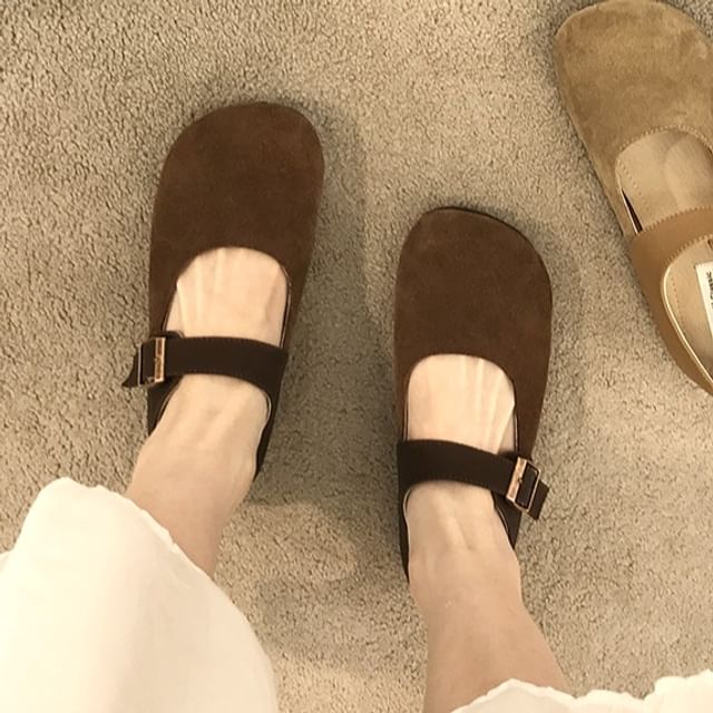 Plain Flats Mary Jane Buckled