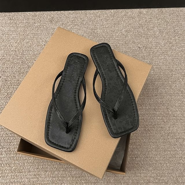 Square-Toe Sandals Thong