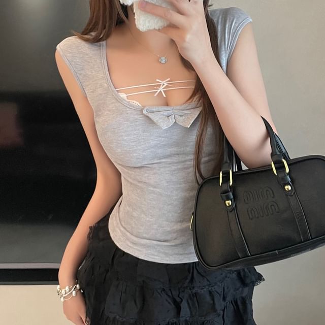Panel T-Shirt Neck Lace / Bow Slim Scoop Top Cap-Sleeve Fit Bra
